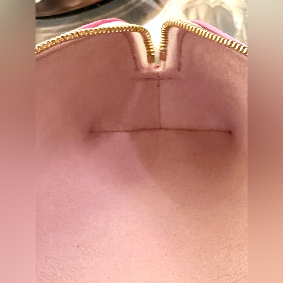 🩷Louis Vuitton Monogram Giant By The Pool 2.0 Elizabeth Pencil Pouch Rose🩷 - Picture 7 of 16